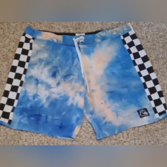 Men's Hurley And Quick Silver Board Shorts - Picture 7 of 10